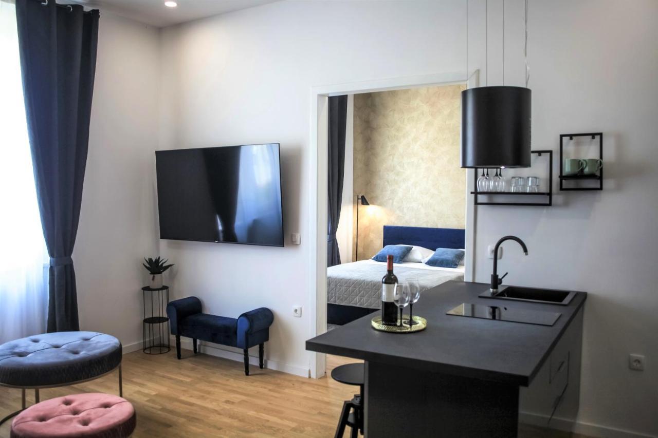 Hedone City Luxury Apartments With Free Parking Pula Extérieur photo