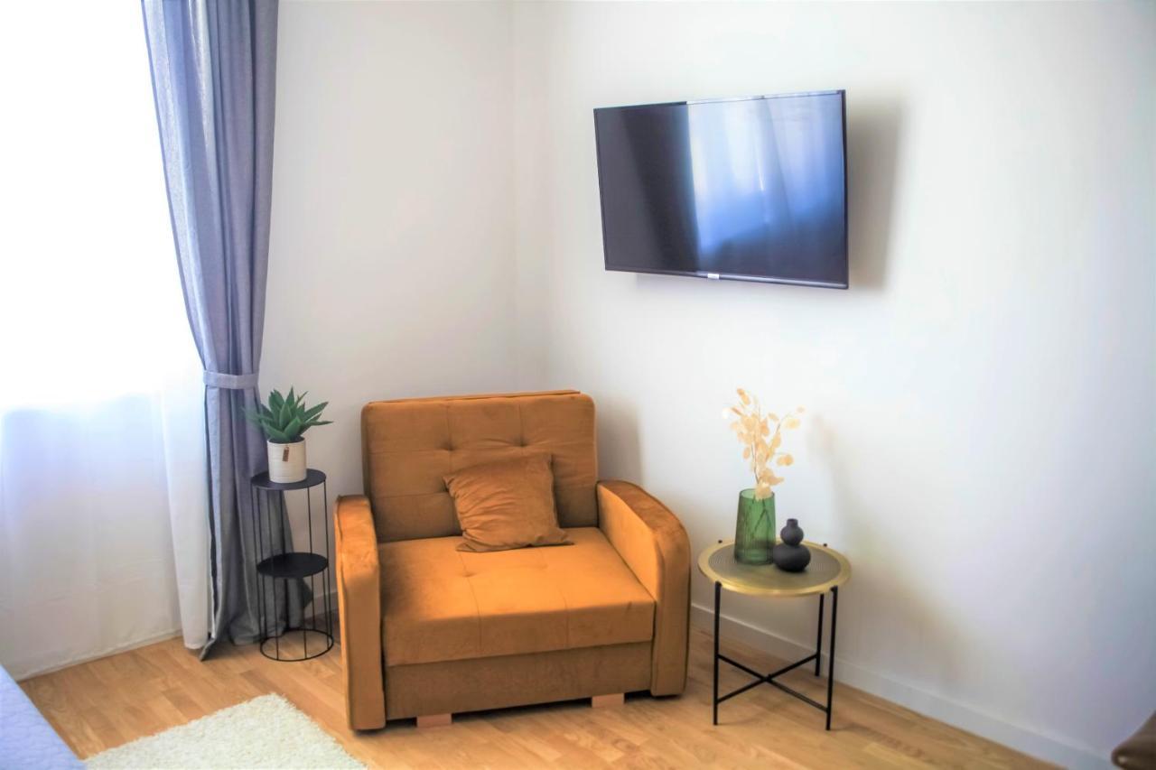 Hedone City Luxury Apartments With Free Parking Pula Extérieur photo