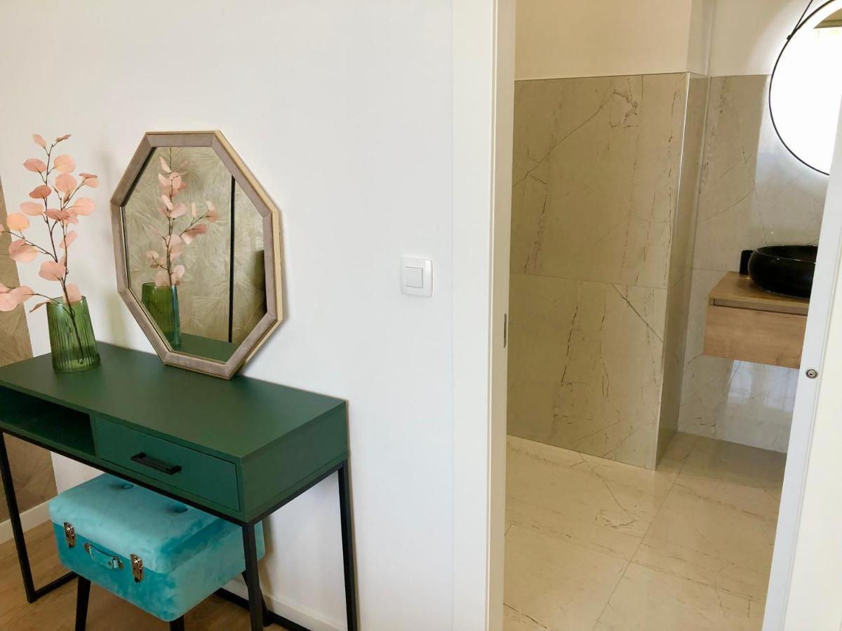 Hedone City Luxury Apartments With Free Parking Pula Extérieur photo