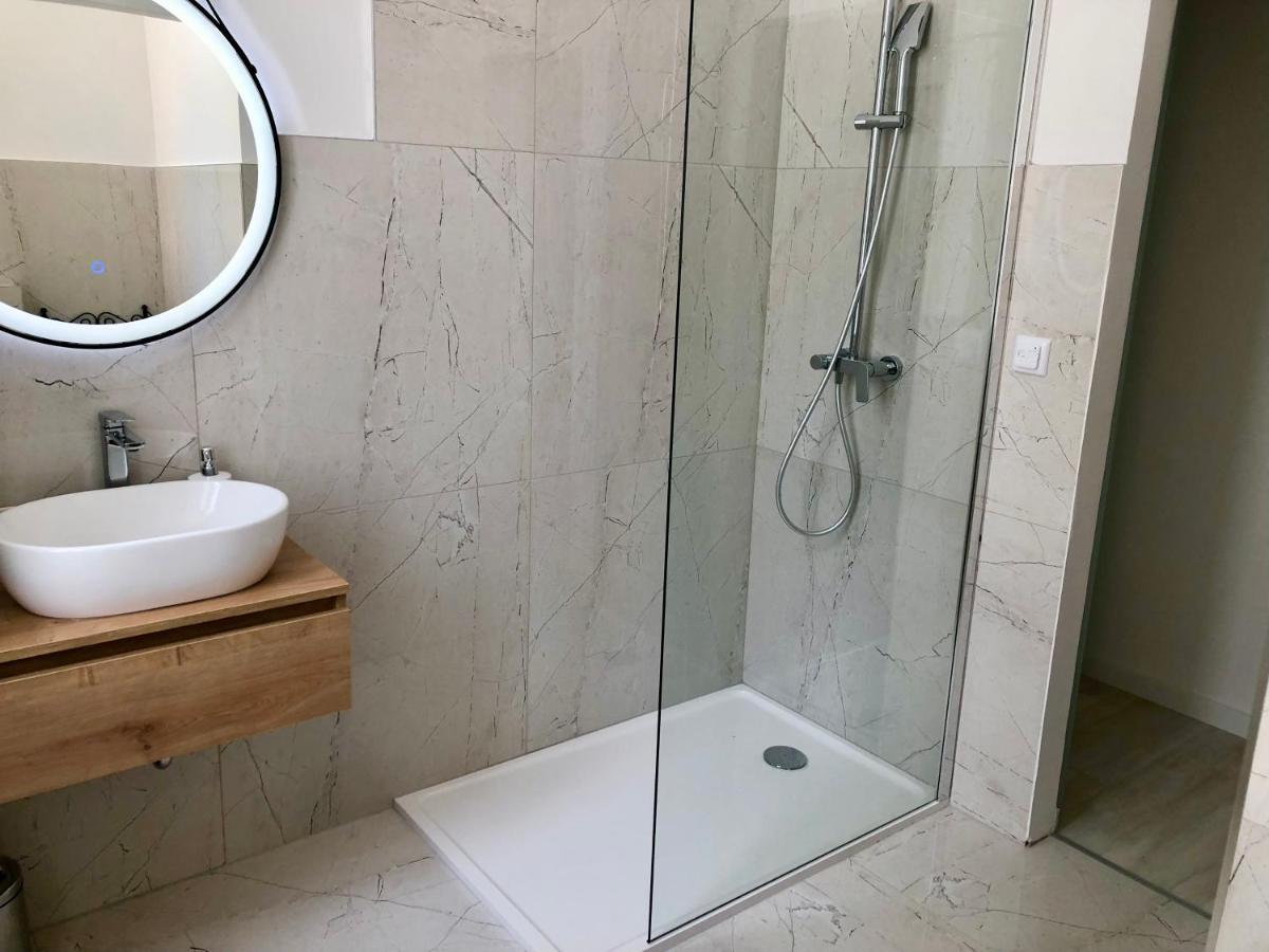 Hedone City Luxury Apartments With Free Parking Pula Extérieur photo
