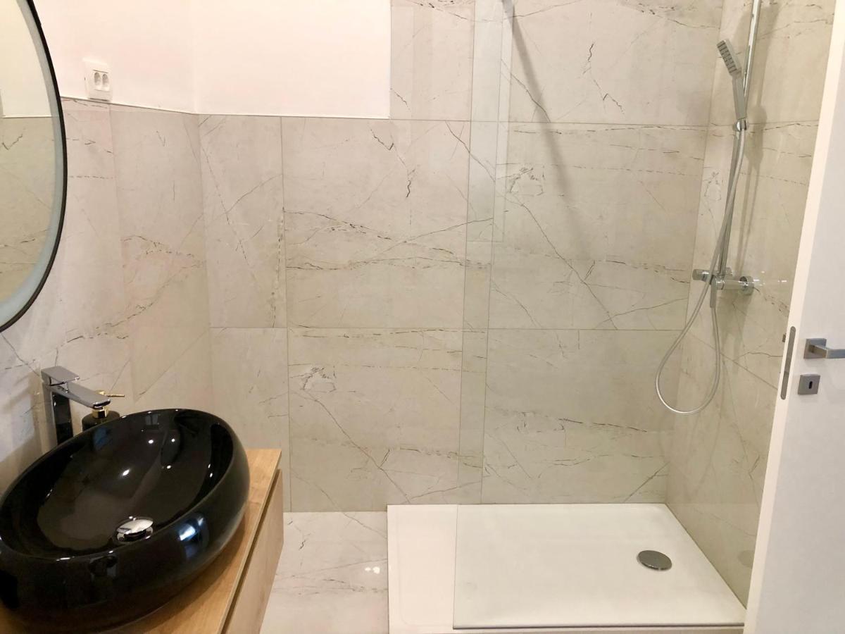 Hedone City Luxury Apartments With Free Parking Pula Extérieur photo