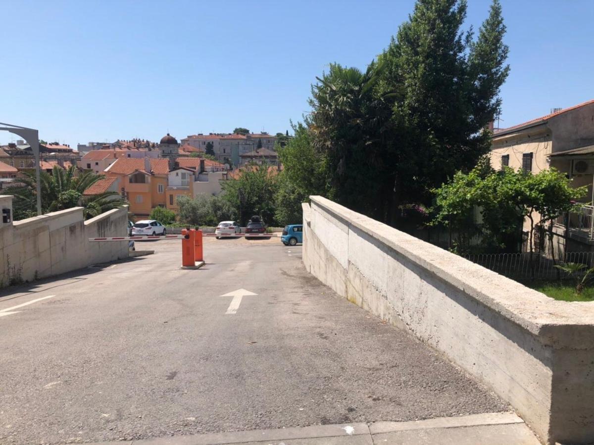 Hedone City Luxury Apartments With Free Parking Pula Extérieur photo