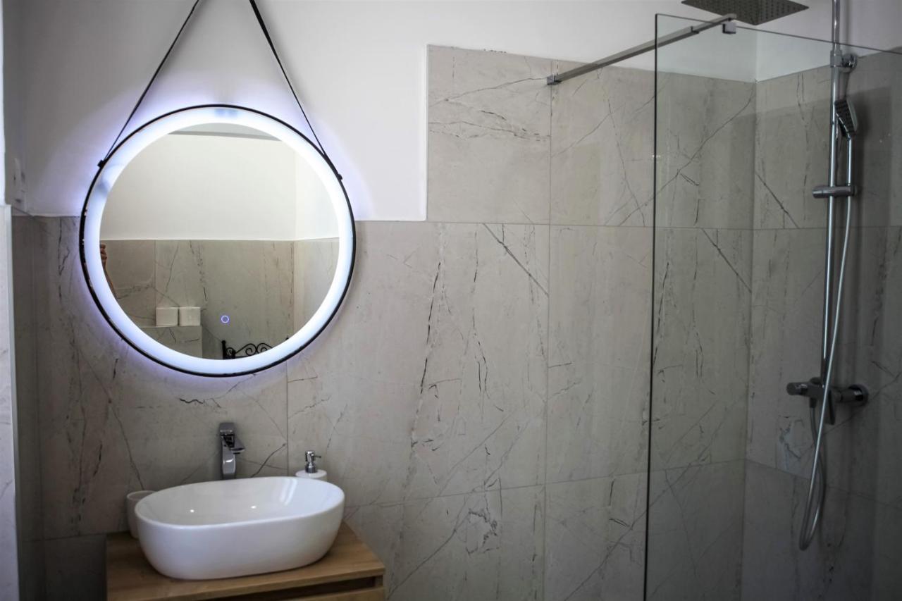 Hedone City Luxury Apartments With Free Parking Pula Extérieur photo