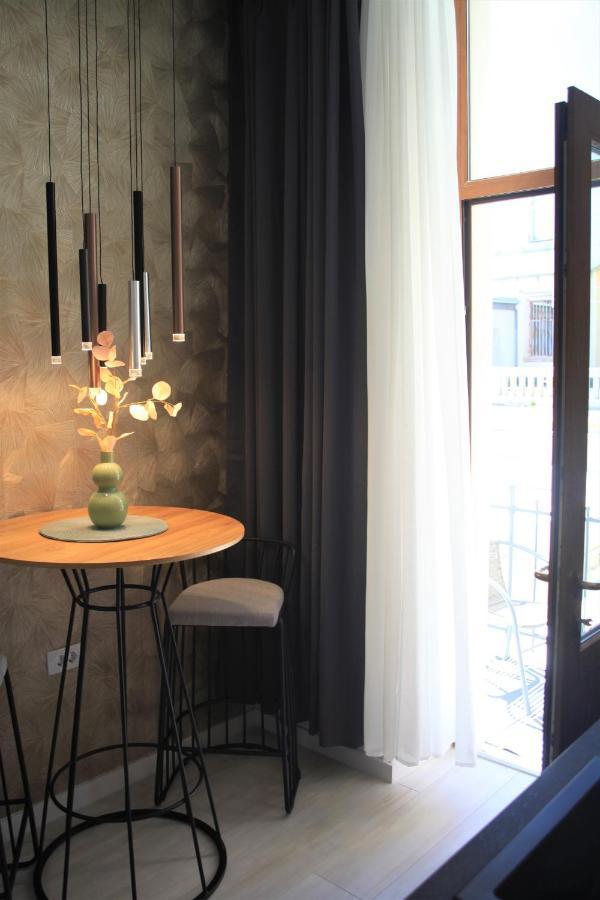 Hedone City Luxury Apartments With Free Parking Pula Extérieur photo