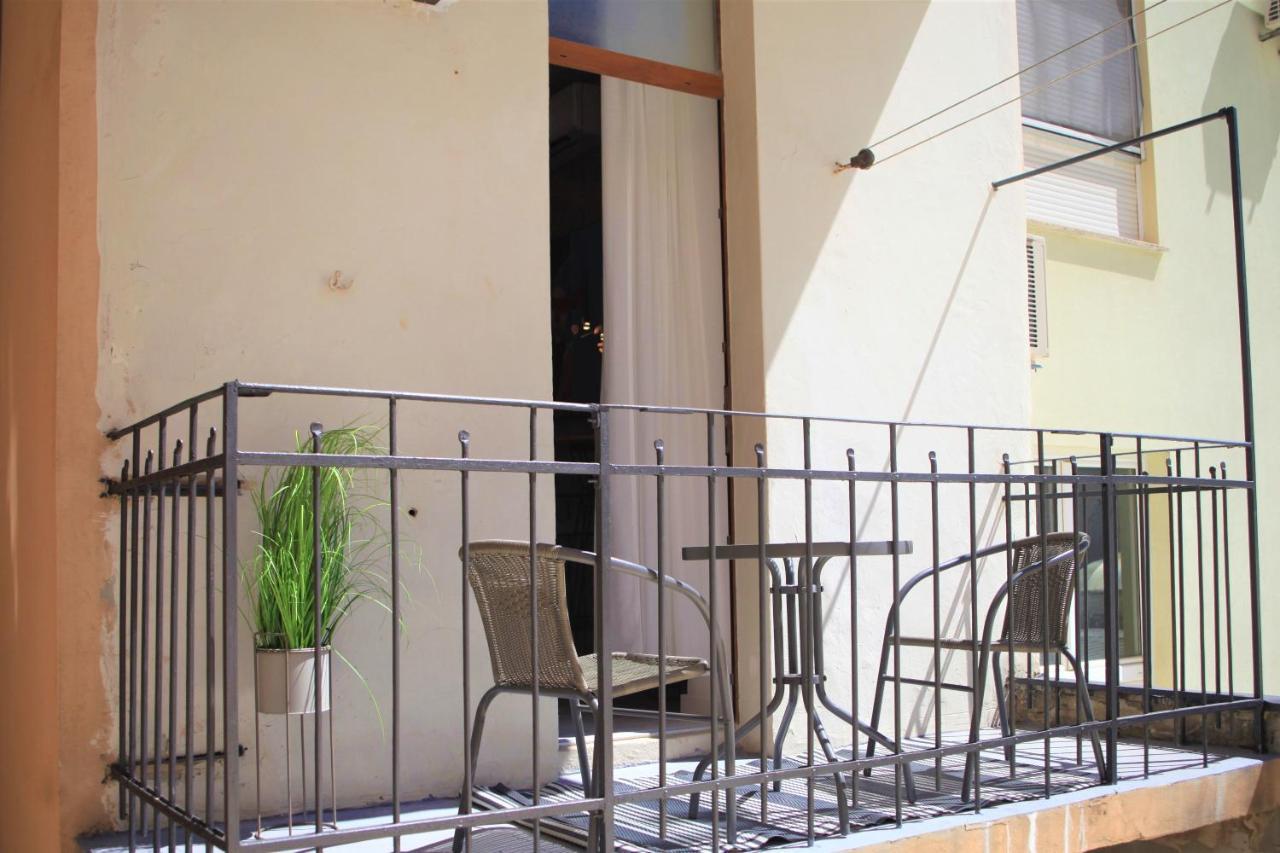 Hedone City Luxury Apartments With Free Parking Pula Extérieur photo